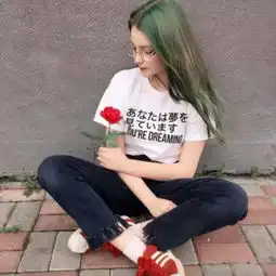  2018qq头像女生欧美范时尚俏皮可爱总是不长记性地过分期待