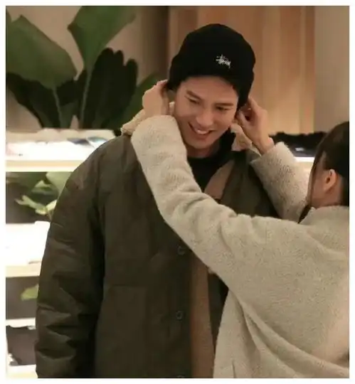  王子文向吴永恩敞开心扉,聊起过去的情感经历,白冰遇到心动男生