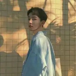  男生头像做个俗人不谈亏欠.