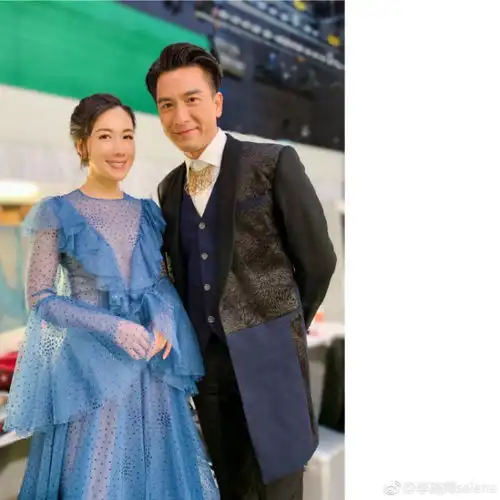 39岁知名女星晒钻戒照官宣婚讯,与马国明传绯闻,是胡杏儿闺蜜
