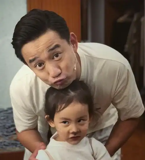  黄磊多次点赞吴亦凡相关微博当初在向往里不搭理吴是有原因