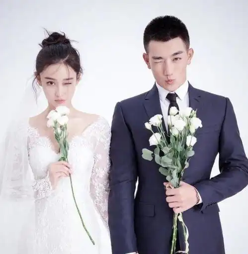  暗戳戳秀恩爱张馨予晒老公近照,为自己贴心整理衣物,甜度爆棚