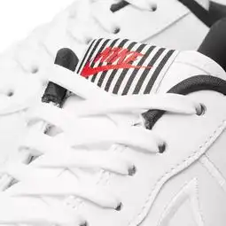  爱心元素注入女生情人节主题配色nikeairforce1今日上架