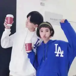  2018qq微信情侣头像一对两张甜蜜幸福众生非甜皆苦独你百味难辨