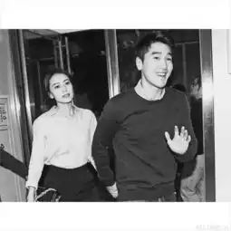  赵又廷借节目表白高圆圆,大爆夫妻生活秘密,甜蜜恩爱狗粮撒一地