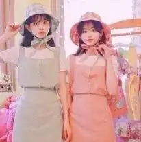 幸福就是,就算没有男朋友,但还会有一个不着调的闺蜜说爱你