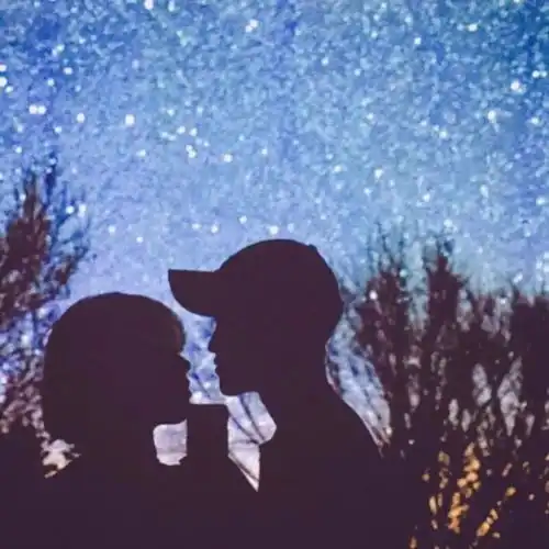  情侣头像比起乍见之欢,我更喜欢和你久处不厌老人