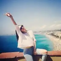  唯美小清新女生头像之在海边是我自作多情