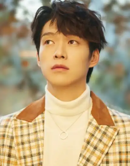  魏大勋恋爱曝光,在恋姐的道路上一路不复返,年龄差让人震惊