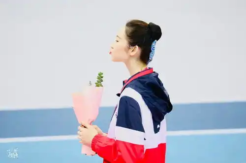 组图张艺凡艺术体操获第二名姿态轻盈仙气十足
