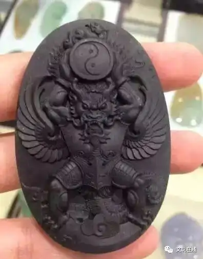  丑哭奇葩玉雕师,你赔我的极品料子