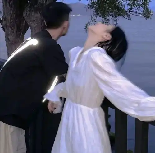  复古情侣头像biu