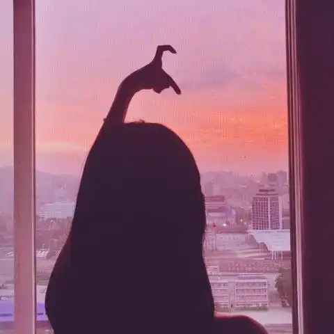  情侣头像不甜太弱了,您预订的甜掉牙情头已到,请查收