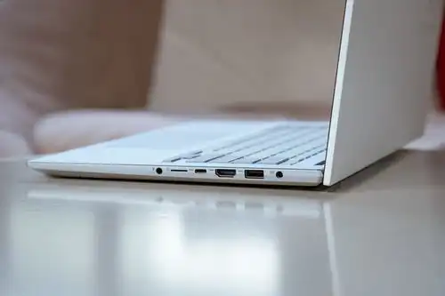  2022情人节最好的礼物灵耀pro游戏性能本黑白配色拉足高级感