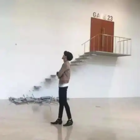  高冷情侣头像背影一男一女我是最幸福的