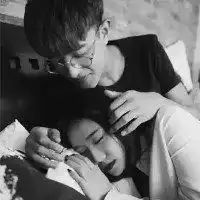  每分每秒都在思念你带点伤感的情侣头像