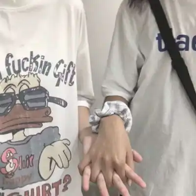  宠溺情侣头像一左一右情侣头像我要个性网