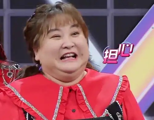  王牌对王牌时代少年团为抢镜争破头,华晨宇尴尬退后成摆设