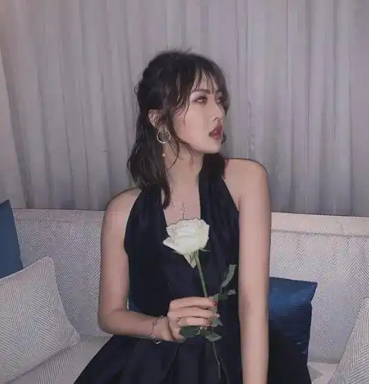  华为最美千金哈佛毕业颜值吸睛肤白貌美,差点成为赌王儿媳