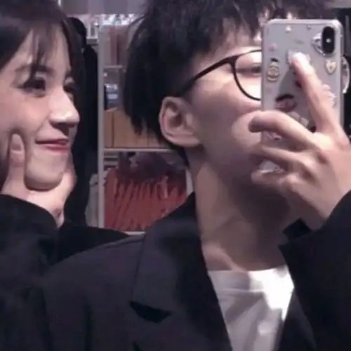  谁能帮我找到这个情侣头像的另一半