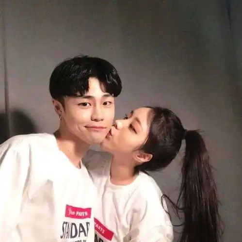  情侣头像谢谢你教会我去爱一个人