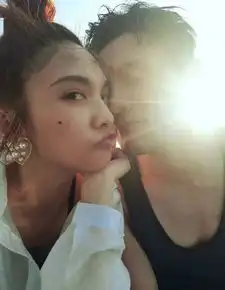  李荣浩爱杨丞琳的样子,谁会不心动