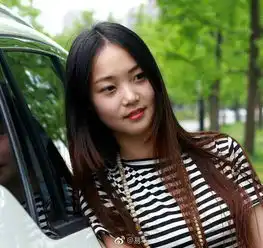 美女车主刚考完科三就迫不及待提车回家
