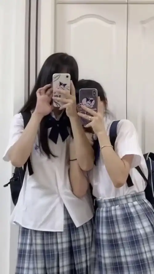 jk制服不要问闺蜜能不能双子,直接给她准备好她会穿的