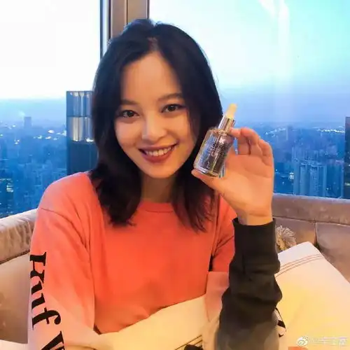  李小璐pgone复合秀恩爱贾乃亮扎心回应你离开之后,我越过越好