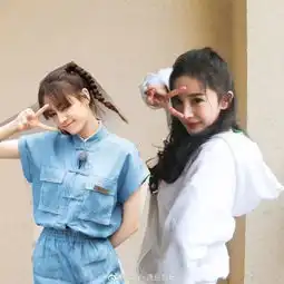 杨幂旗下艺人组团为老板庆生,迪丽热巴张大大连续打卡多年不缺席