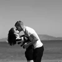  情侣拥抱亲吻唯美头像微信头像图片大全