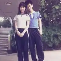  手指上画小人情侣头像他爱她她爱他他爱她谁爱我