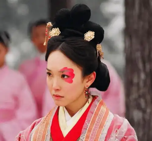 将老公熬成爹的4位女星,明明年龄差不多,看着却像两代人
