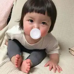 靠一张屁股脸,就萌哭百万人,这位小萝莉让你看完又想生女儿了
