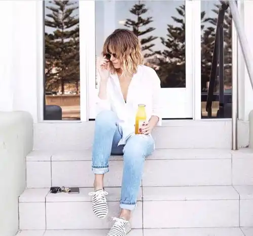  夏日简约的慵懒风穿搭总有一套是你喜欢的