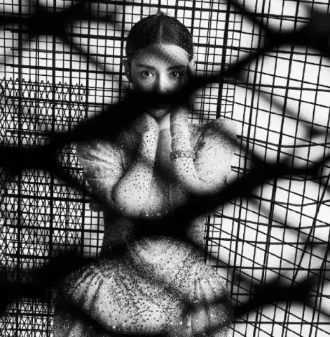  五月杨颖再登时尚芭莎封面照,7年8次亮相,迪奥专属宠儿