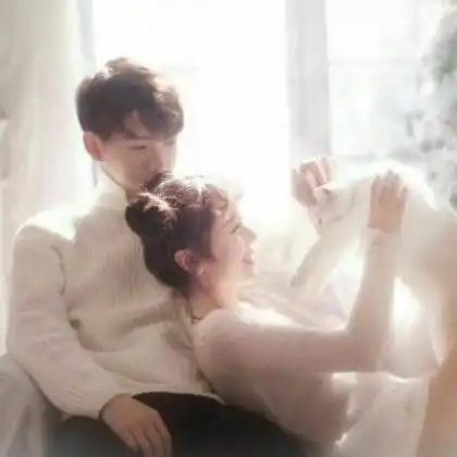  2020最新情侣头像亲吻暧昧一对,只想做你的心上人