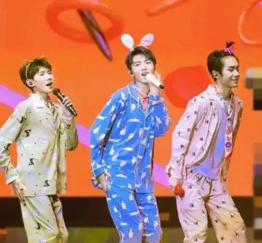  明明是千玺专场,却让大哥站c位,不争不抢的三小只真招人喜欢