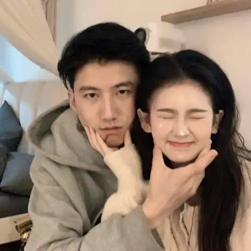  cp头像借着吵架的梗撒着思念的娇