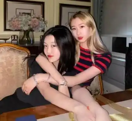 汪峰王菲女儿罕同框为闺蜜庆生甘当配角