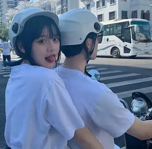  情侣头像今日营业