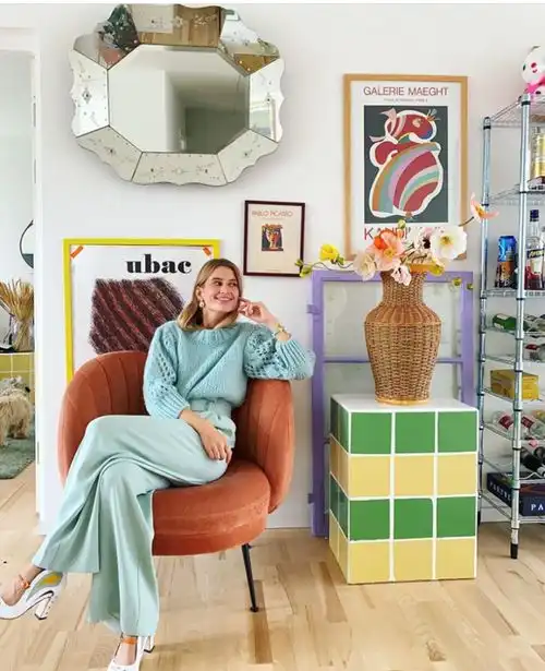  冬天别再只盯着黑灰白,跟这个北欧博主学色彩搭配,穿出童话般美好色彩