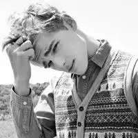  情侣头像不要太明显的