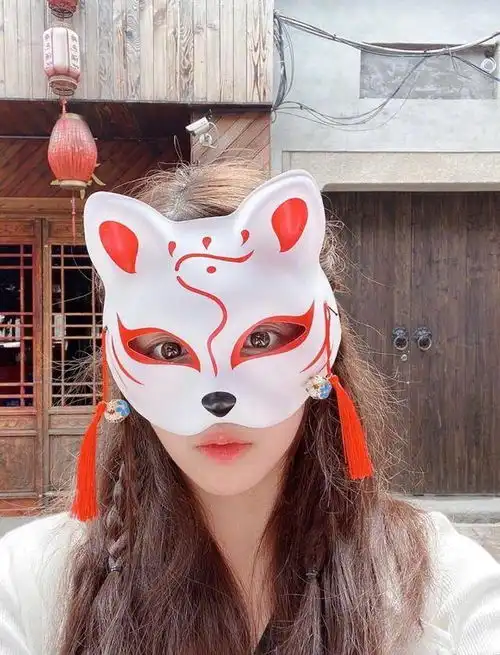  张含韵穿汉服太减龄,温柔又灵动,头上配饰更抢镜