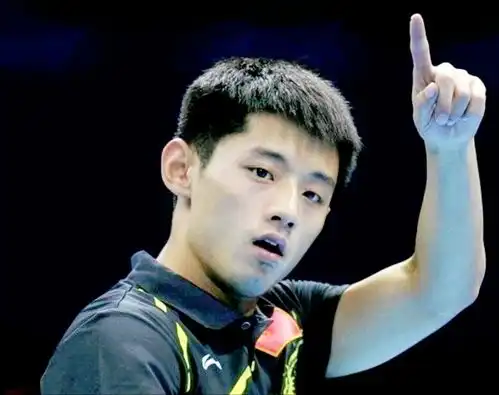  可惜马龙今年还能拿奥运冠军,张继科同年出生却早已淡出赛场