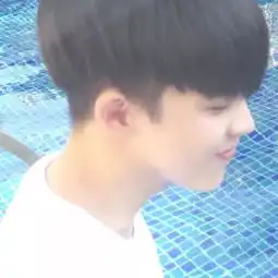  男生头像你站在桥上看风景,看风景人在楼上看你