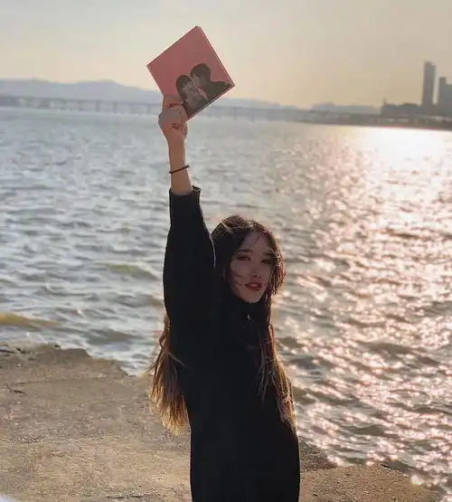  美女插画师笔下和男朋友那些污色羞甜的情侣日常,甜硬了