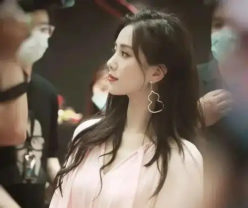  杨幂被小演员抢风头刘诗诗搭档肖战娜扎轧戏