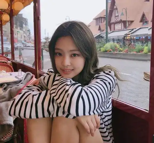  人间香奈儿jennie真是穿衣标杆小个子跟她学,轻松显高显瘦