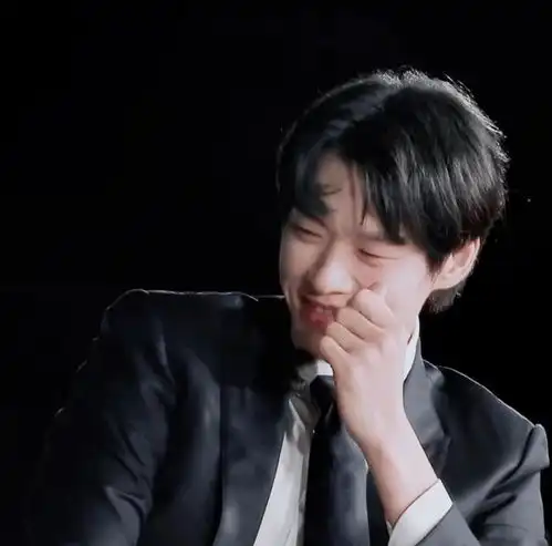 240220魏大勋动人微表情捕获粉丝心,称霸热搜的瞬间